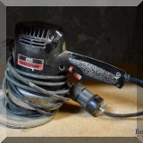 T04. Craftsman sander. - $12